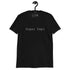 Camiseta Sugar Papi negra minimalista de algodón con actitud callejera y diseño cómodo
