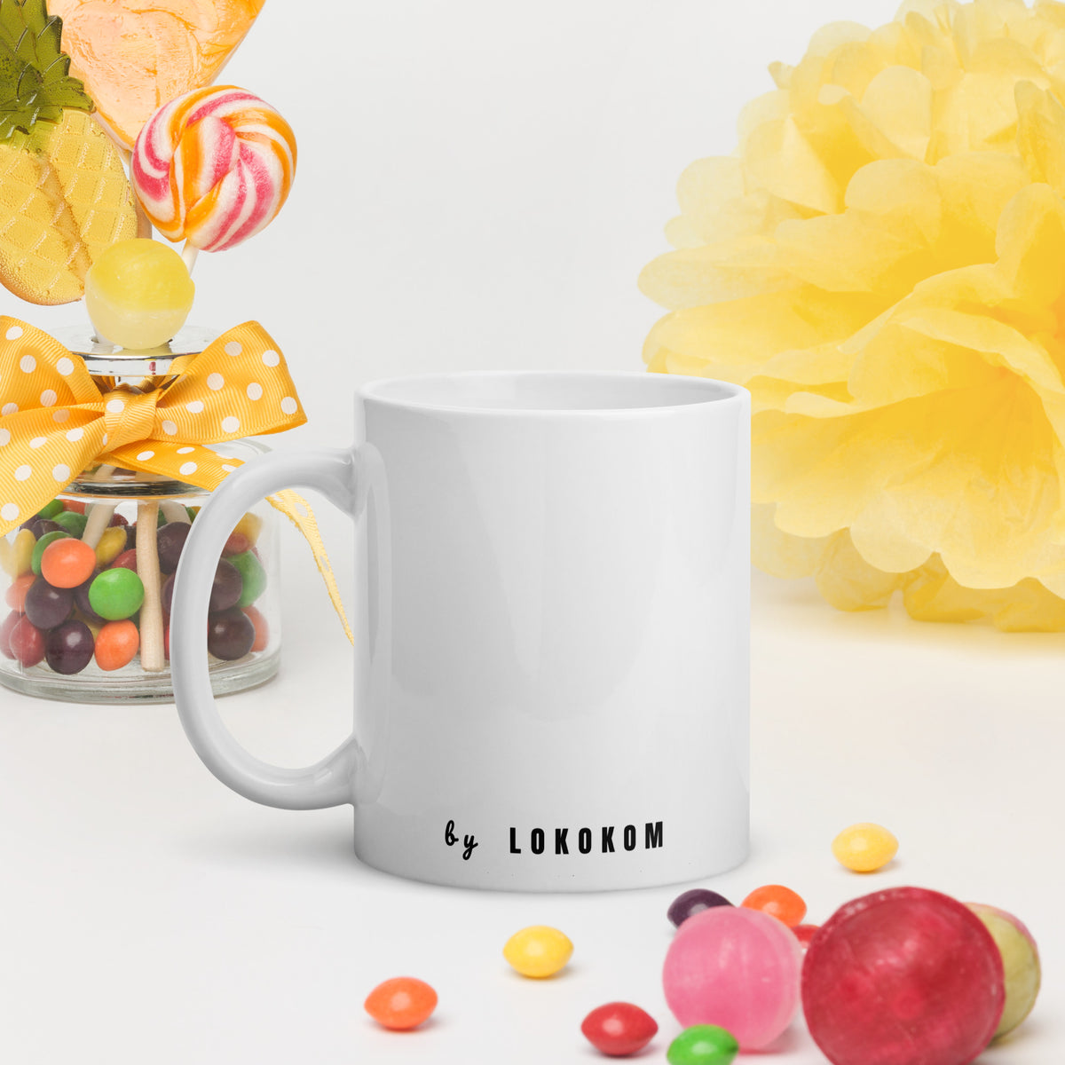 Taza blanca «Aquí bebe un canario» – Lokokom (vista 2)